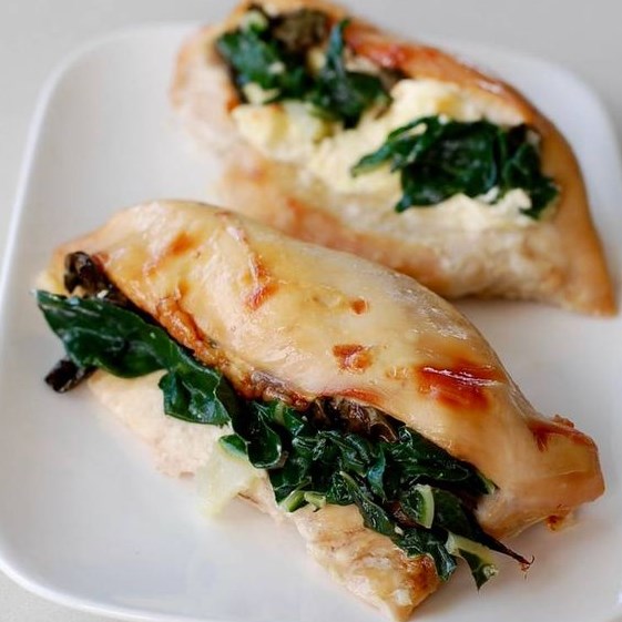 KETO SPINACH STUFFED CHICKEN #LowCarb #Diet