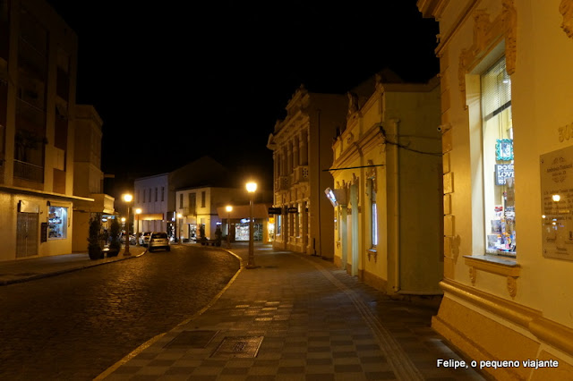 Rua Buarque de Macedo à noite