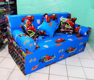 Sofa bed inoac motif the car biru atau mc quin biru