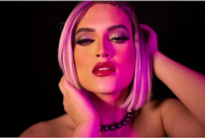 Drag queen mineira Andressa Houston lança EP em São Paulo