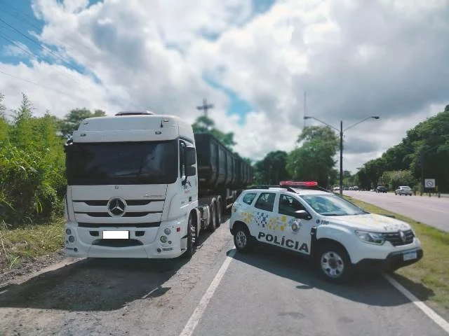 Condutor é flagrado portando documentação falsa na SP-055, em Pedro de Toledo