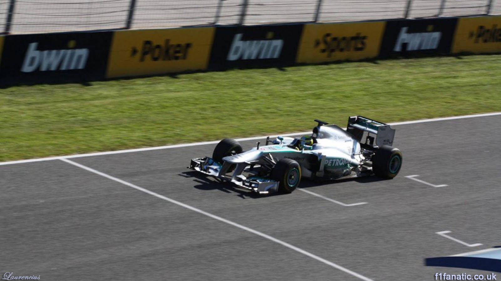 Foto Mobil Mercedes W04 Untuk Musim Balap F1 2013 Laurencius