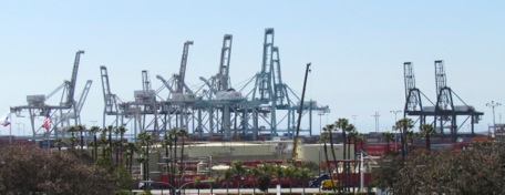 ContainerShipLoadingCranes-2-2012-03-21-10-50.jpg