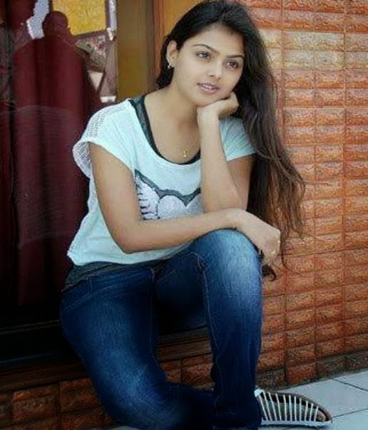 Simple cute Indian Girl photo, Charming Indian Girl photo