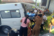 Reaksi Cepat Personel Polres Simalungun Bantu Evakuasi Korban  Kecelakaan di Saluran Irigasi Panei Tongah