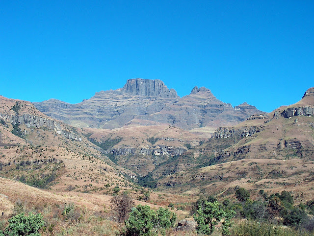 The Drakensberg Mountains: A Natural Wonder of South Africa