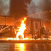 Ônibus é incendiado em protesto contra mudanças nos itinerários na Zona Norte de Manaus