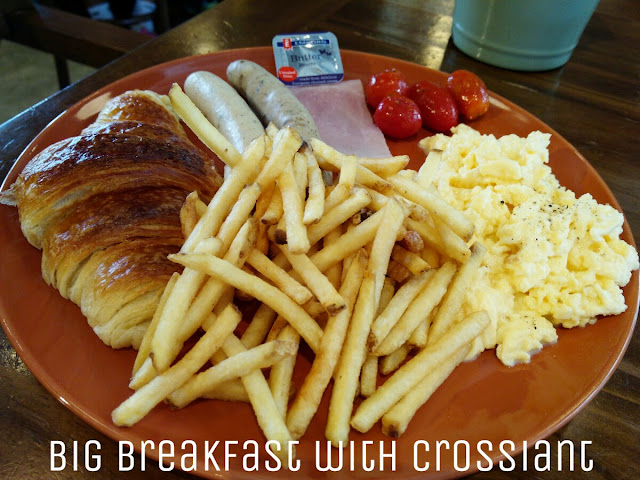 Paulin's Munchies - St Marc Cafe at East Coast Park - Big Breakfast with Croissant