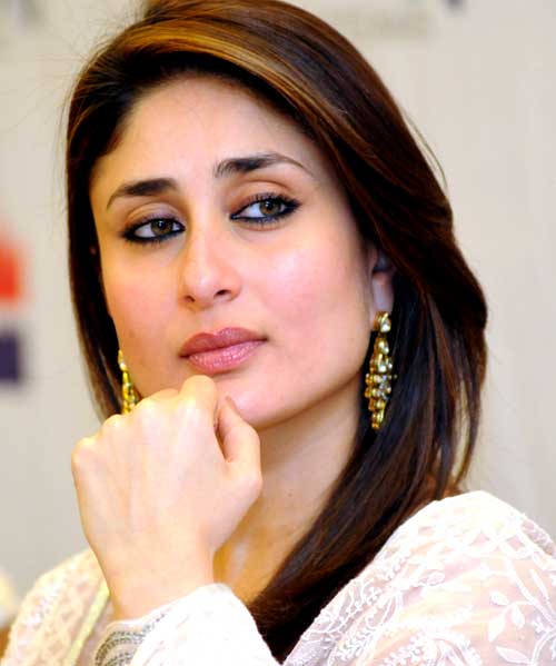 Kareena signs Rs.10 crore deal with real Estate company