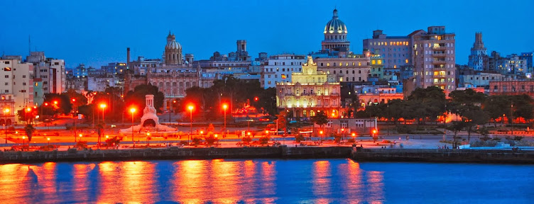 La Habana Vieja de Noche. Cuba ! ! !