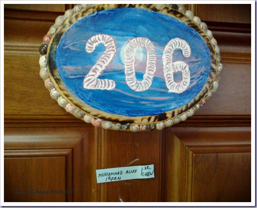22032012667