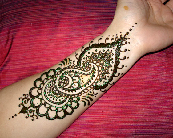 Simple Mehndi Designs 2012