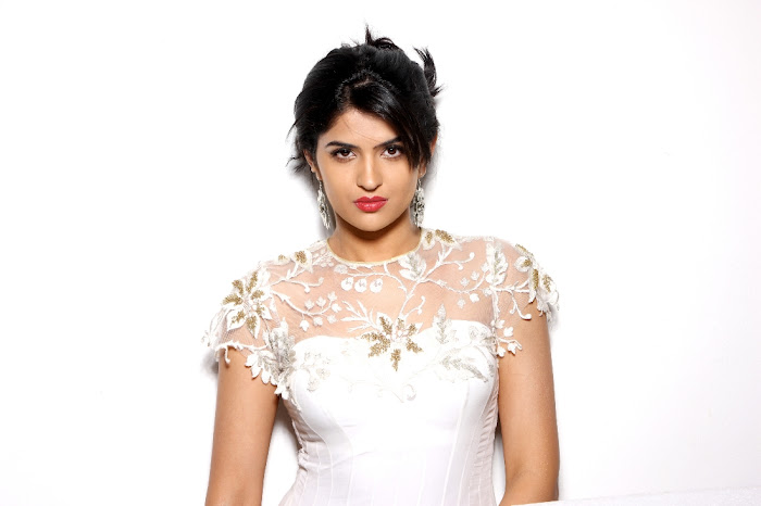 deekshaseth spicy unseen pics