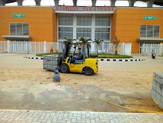 Rental Forklift 3 Ton di Stadion Palasari Cibinong