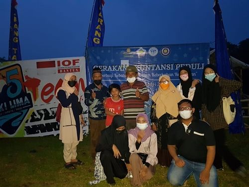 Gerakan Akuntansi Peduli : Berbagi kebahagiaan dalam keberkahan Ramadhan di Desa Pabuaran Kabupaten Bogor.