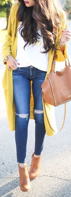 fall casual style inspiration / white top  + skinny jeans + boots + bag + cardi
