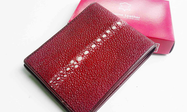 http://paridjogja.com/dompet-pria/dompet-kulit-pari-dompet-pria-kulit-pari-full-duri-warna-hitam.html