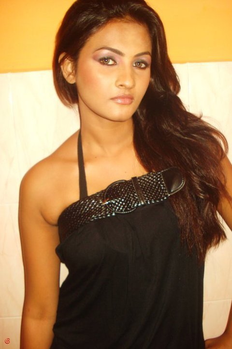 Piumi PurasingheSexy Girls Pictures