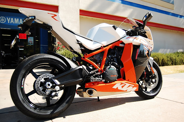  KTM RC8 front look