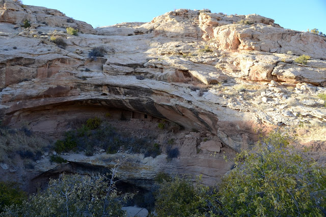 alcove with building