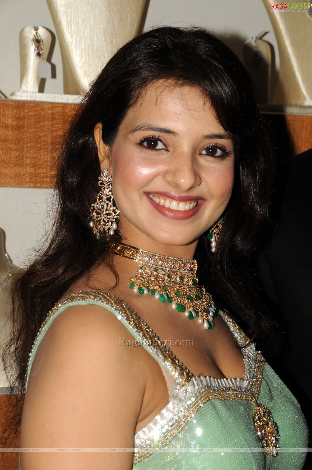 Spicy Actress Models Saloni Very Hot Photos Spicy Actress Models Saloni Very Hot Photos