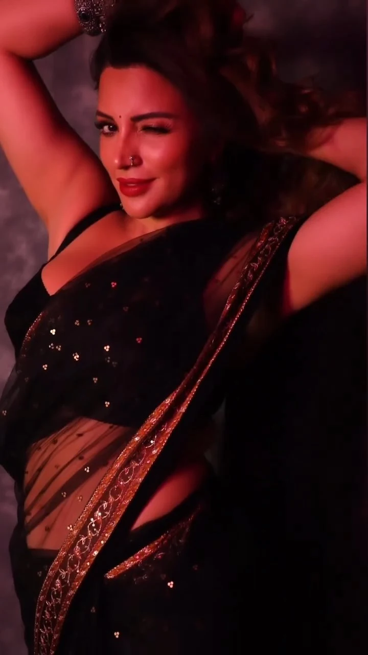 Shama Sikander black saree hot actress