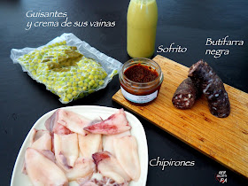 Guisantes con chipirones y butifarra negra con crema de sus vainas