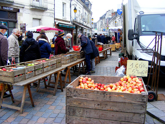 Apple producer at Loches market, Indre et Loire, France. Photo by Loire Valley Time Travel.