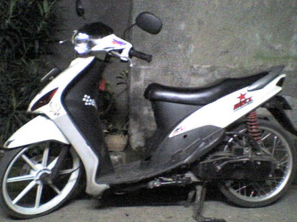 Yamaha Mio modif putih