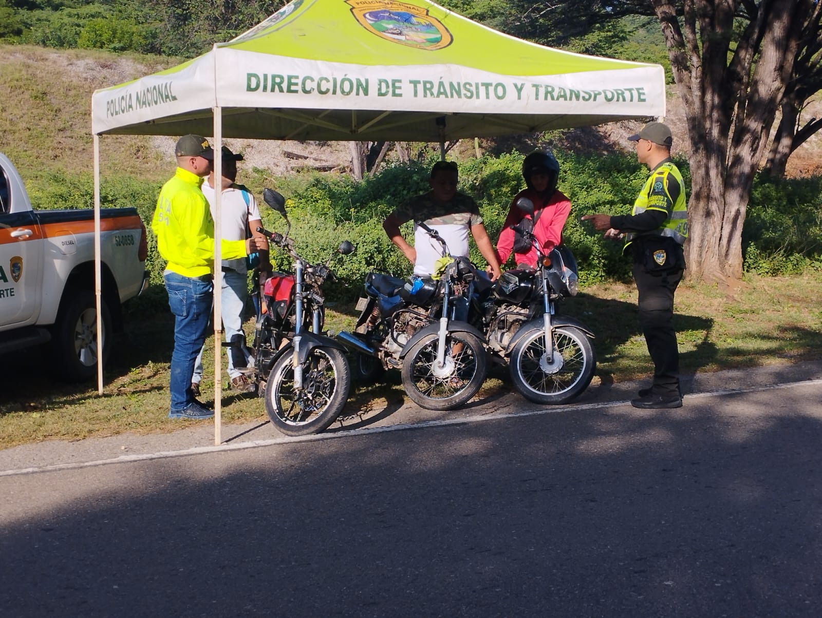 https://www.notasrosas.com/Policía Guajira recupera en el lapso de un mes, 27 vehículos, hurtados en su jurisdicción