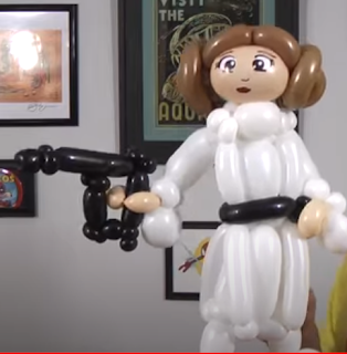 Prinzessin Leila von Star Wars als Ballonfigur modelliert.