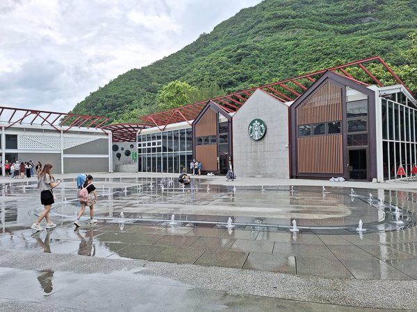 花蓮秀林台泥DAKA園區觀光工廠，蘇花公路中繼綠能科技休息站