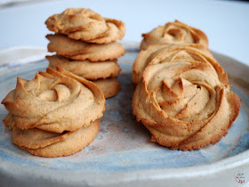 Galletas de calabaza aromatizadas con una mezcla de especias: jengibre, canela y nuez moscada.