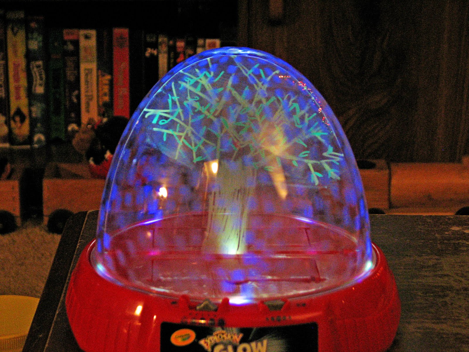 Crayola Color Explosion Glow Dome 8