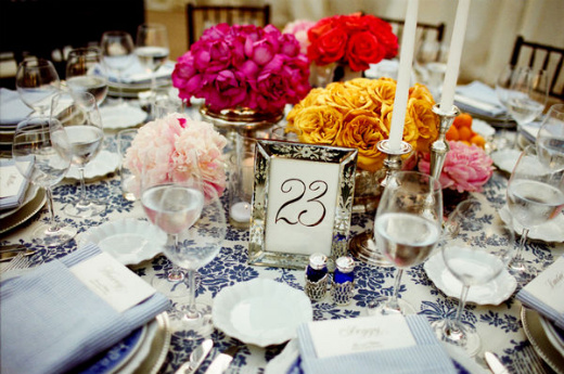 This set up brings inspiration that you can translate from a wedding table