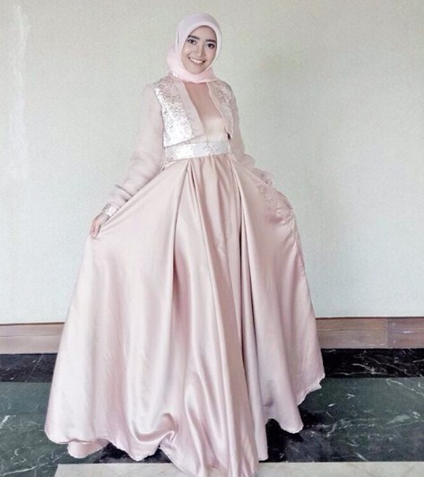 54 Terpopuler Model Baju Pesta Elegan 2021