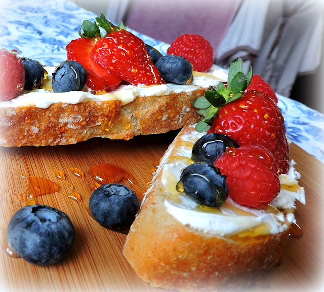 Fresh Berry Crostini