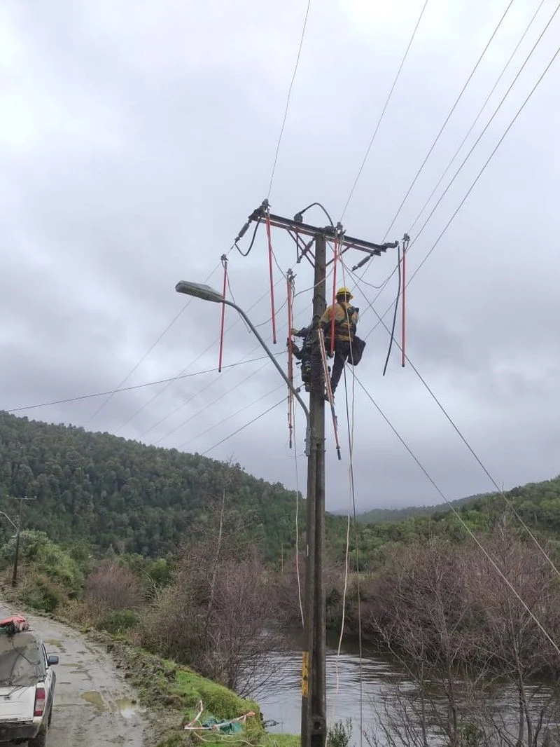 Saesa trabaja en normalizar el servicio en sectores de las provincias de Osorno y del Ranco