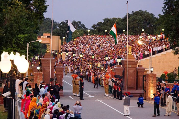 These 22 Photos Were Taken At The Border Of Various Countries. Some Are Downright Scary.