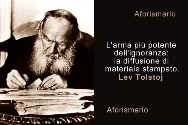 Foto di Lev Tolstoj mentre scrive