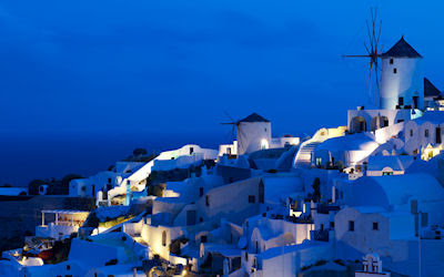 Oia Windmills Santorini, Italia. - Amazing places of Italy