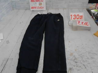 中古品　子供服　130㎝　ブラック　ロングパンツ　110円