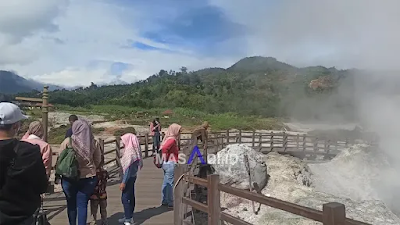 Wisata Kawah Sikidang