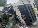 Tabrakan Truk VS Avanza di Simalungun, 1 Orang Tewas, 4 Luka-Luka 