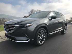 Front 3/4 view of 2020 Mazda CX-9 Signature AWD