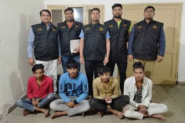 faridabad-police-crime-branch-sector-30-arrested-4-accused