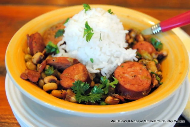 Slow Cooker Black Eyed Peas and Rice at Miz Helen's Country Cottage