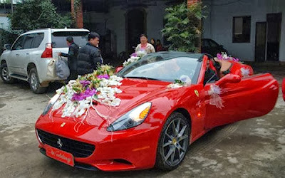 Xe rước dâu là chiếc Ferrari 