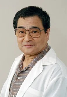 وفاة مؤدي الأصوات شوزو إييزوكا "Shōzō Iizuka" عن عمر يناهز 89 عامًا