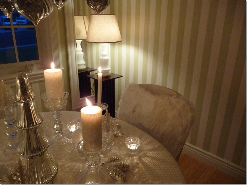 Christmas dining room 2011 angel wings 032 (800x600)